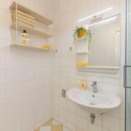 Apartment Cozy Garden Flat