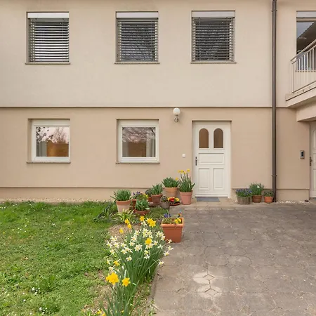 Cozy Garden Flat Ljubljana
