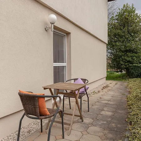 Cozy Garden Flat Ljubljana