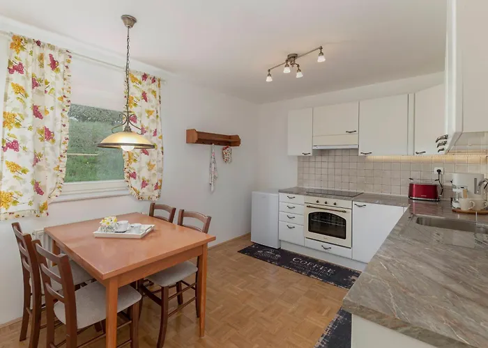 Cozy Garden Flat Apartament Lublana