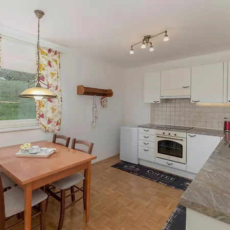 Cozy Garden Flat Apartma Ljubljana